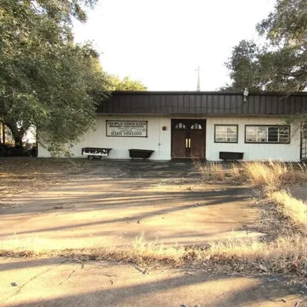Buy this 1 bed house on US 59 Frontage Road in Edna, TX 77957