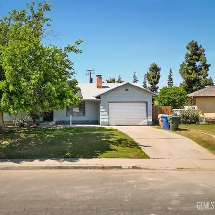 Buy this 2 bed house on 4462 Frazier Avenue in City of Bakersfield, CA 93309