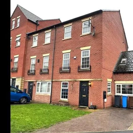 Rent this 6 bed townhouse on Fay Crescent in Sheffield, S9 3DJ