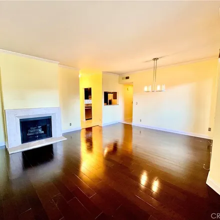 Rent this 2 bed townhouse on The Wilshire Thayer in Thayer Avenue, Los Angeles