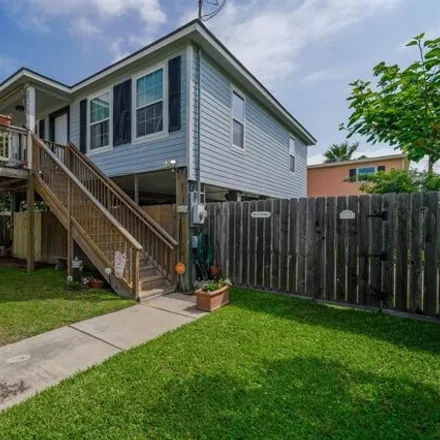 Buy this 2 bed house on 2346 Hollywood Avenue in Galveston, TX 77551