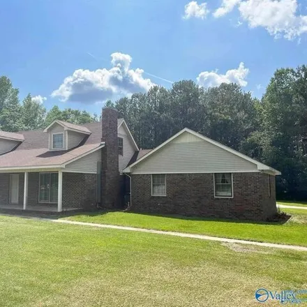 Buy this 3 bed house on L Williams in Hartselle, AL 35640