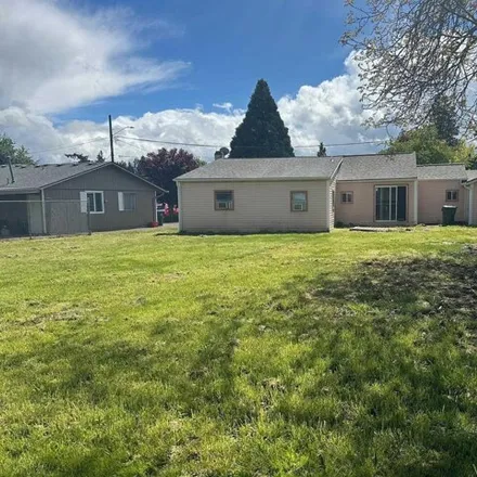 Buy this 3 bed house on 4623 Texas Avenue Northeast in Middle Grove, OR 97305