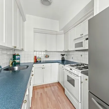 Image 4 - 201 East 79th Street, New York, NY 10075, USA - Apartment for sale
