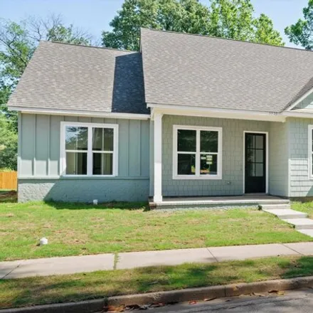 Buy this 4 bed house on 3272 Highland Park Pl in Memphis, Tennessee