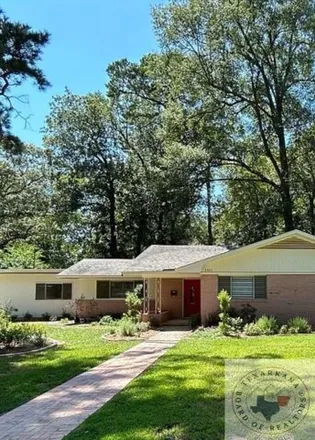 Buy this 3 bed house on 522 West 34th Street in Texarkana, TX 75503