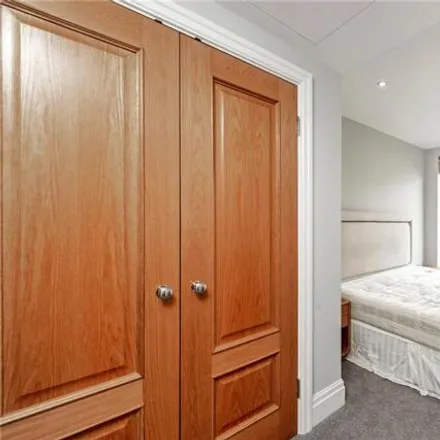 Image 5 - Imperial Crescent, London, SW6 2QW, United Kingdom - Apartment for sale