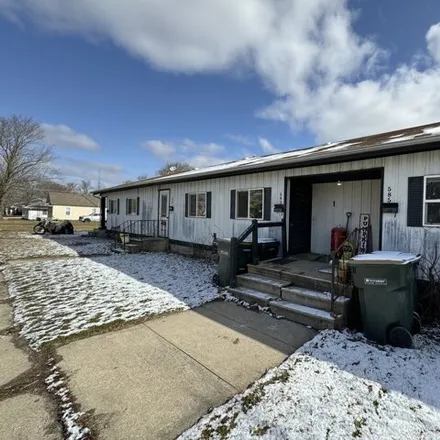 Buy this 6 bed house on 65 West Maple Street in Coal City, Grundy County