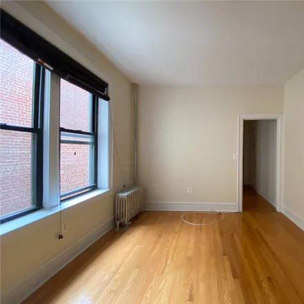 Image 4 - 36-02 24th Avenue, New York, NY 11103, USA - Apartment for rent