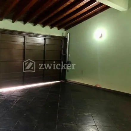 Buy this 3 bed house on Rua Geraldo Pereira de Barros in Lençóis Paulista, Lençóis Paulista - SP