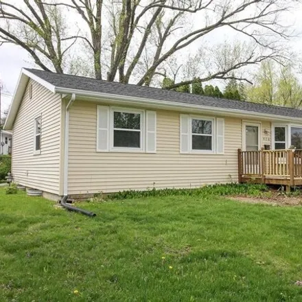 Buy this 3 bed house on 936 Parkview Drive in Marion, IA 52302