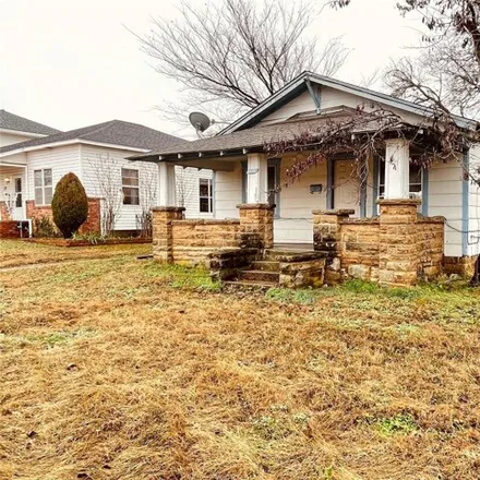Buy this 2 bed house on 1480 East 7th Street in Okmulgee, OK 74447