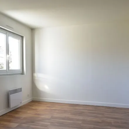 Rent this 2 bed apartment on 5 Impasse des Islettes in 49250 La Ménitré, France