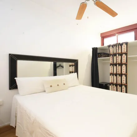 Rent this 1 bed apartment on Moroder Sound Club in Calle de San Hermenegildo, 7