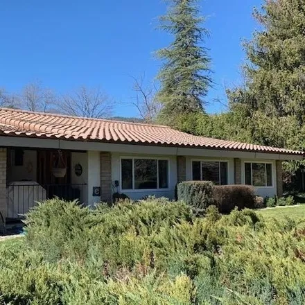 Buy this 2 bed house on 840 Lane Street in Yreka, CA 96097