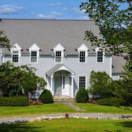 Rent this 4 bed house on 61 Studio Hill Circle in Flanders, Kent