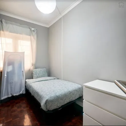 Rent this 6 bed room on Rua Abel Botelho