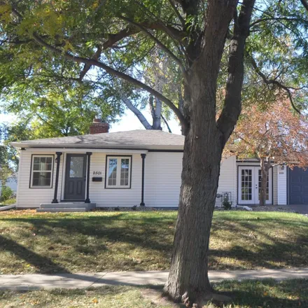 Buy this 4 bed house on 2501 South West Avenue in Sioux Falls, SD 57105
