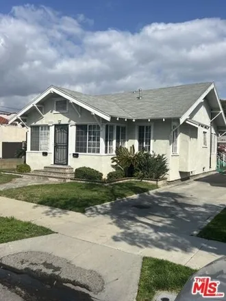 Buy this 3 bed house on 920 East 59th Street in Long Beach, CA 90805