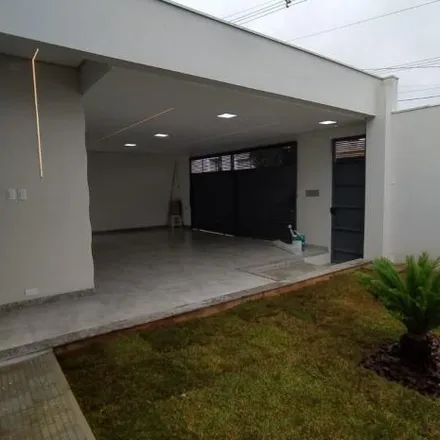 Buy this 3 bed house on Rua Lagoa da Prata in Divinópolis - MG, 35503-822