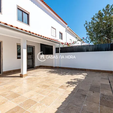 Rent this 4 bed apartment on Avenida Marginal 6912 in 2765-353 Cascais, Portugal