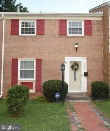 Buy this 3 bed condo on 1340 Potomac Heights Drive in Fort Washington, MD 20744