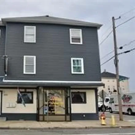 Image 1 - Tropical Ilhas Lounge, Martello Street, East Providence, RI 02914, USA - House for sale