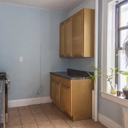 Image 3 - 27-11 23rd Avenue, New York, NY 11105, USA - House for rent