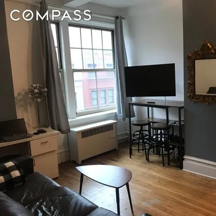 Image 4 - 170 West 74th Street, New York, NY 10023, USA - Apartment for rent