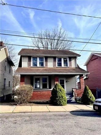 Rent this 3 bed house on 525 Jackson Street in Rochester, PA 15074