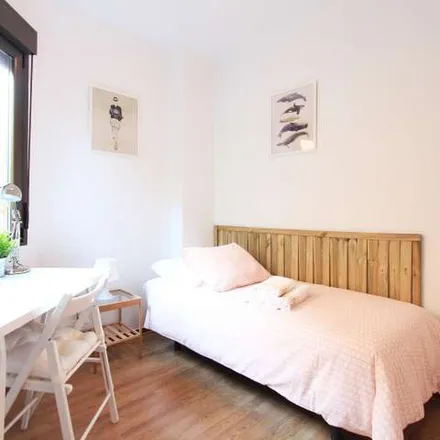 Rent this 2 bed apartment on Calle de Gaztambide in 35, 28015 Madrid