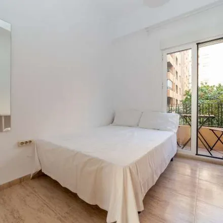 Image 6 - Carrer d'Ernest Ferrer, 13, 46021 Valencia, Spain - Apartment for rent