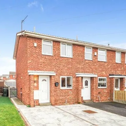 Rent this 2 bed duplex on Snailsden Way in Mapplewell, S75 6EE