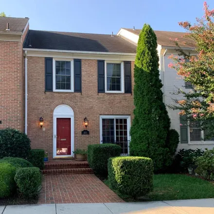 Image 4 - 8223 Taunton Place, West Springfield, VA 22152, USA - Townhouse for sale