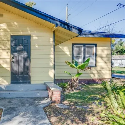 Buy this 2 bed house on 328 East 21st Street in Highland Park, Sanford
