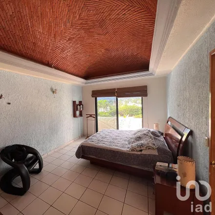 Buy this 4 bed house on Calle Vergel in Fraccionamiento Burgos de Cuernavaca, 62584 Tres de Mayo