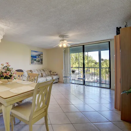 Image 8 - 5342 Las Verdes Circle, County Club Acres, Palm Beach County, FL 33484, USA - Condo for sale