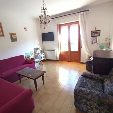 Image 3 - Esso, Via Roma, 06061 Castiglione del Lago PG, Italy - Apartment for rent