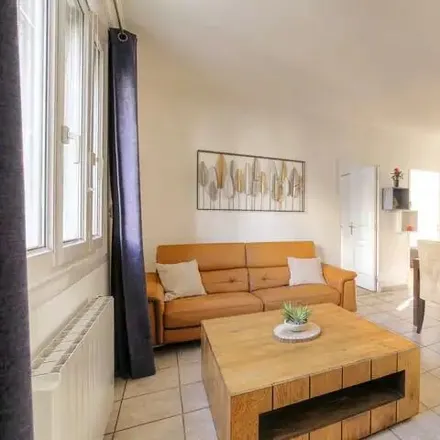 Image 4 - 45 Rue Louise Michel, 69200 Vénissieux, France - Apartment for rent