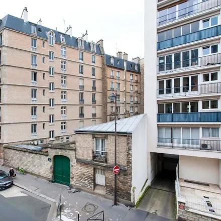 Rent this 3 bed room on 25 Rue Oscar Roty in 75015 Paris, France