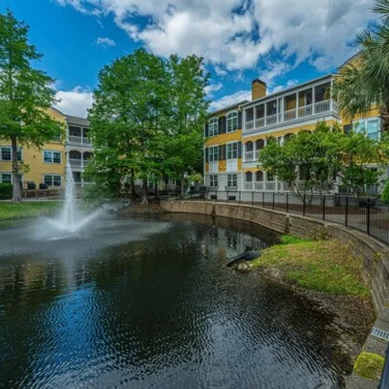 Buy this 2 bed condo on 1501 Telfair Way in Country Club Estates, Charleston