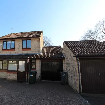 Rent this 4 bed house on Amberley Close in Cardiff, CF23 8AX