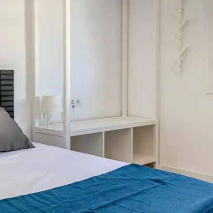Rent this 5 bed apartment on Carrer de l'Antiga Travessera in 21, 08906 l'Hospitalet de Llobregat