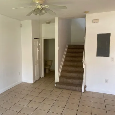 Image 2 - 4891 Northwest 29th Court, Lauderdale Lakes, FL 33313, USA - Townhouse for rent