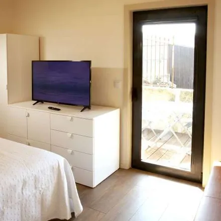 Image 7 - Rua do Breiner, 4050-124 Porto, Portugal - Apartment for rent