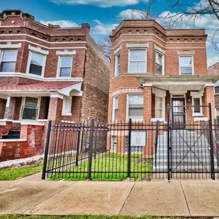 Image 3 - 216 North Leclaire Avenue, Chicago, IL 60644, USA - House for sale