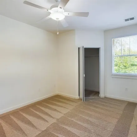 Rent this 1 bed room on Mohegan Avenue in Bluffton, Beaufort County
