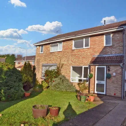 Rent this 3 bed duplex on 5 Streamside in Clevedon, BS21 6YL