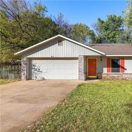 Buy this 3 bed house on 1011 West School Street in Twin Springs, Siloam Springs
