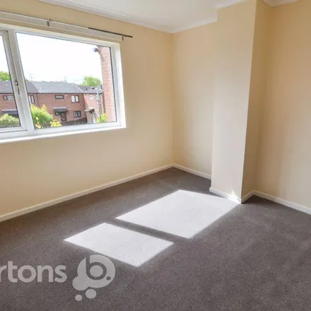 Image 7 - Blyth Close, Upper Whiston, S60 4DF, United Kingdom - Townhouse for rent
